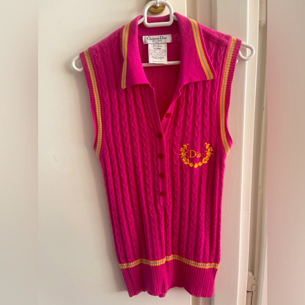 Authentic Dior 100 % cashmere pink vest in excellent condition. Size 4.